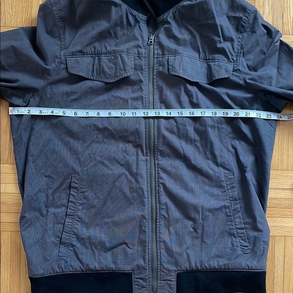 Blue Puffer Jacket with Ribbed Collar and Cuffs - Picture 4 of 10